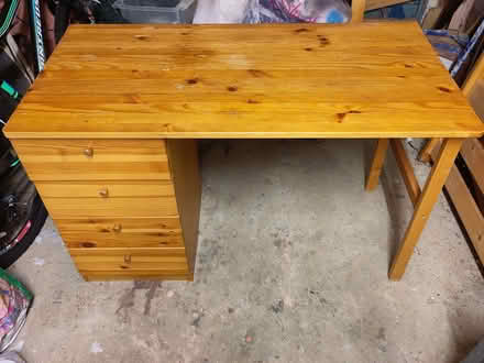 Photo of free Pine desk with 4 drawers. (Selsdon CR2) #1