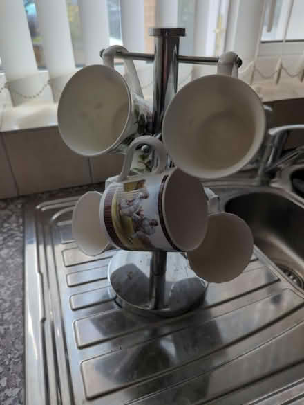 Photo of free Mug tree+ 6 mugs (Nuneaton CV11) #1