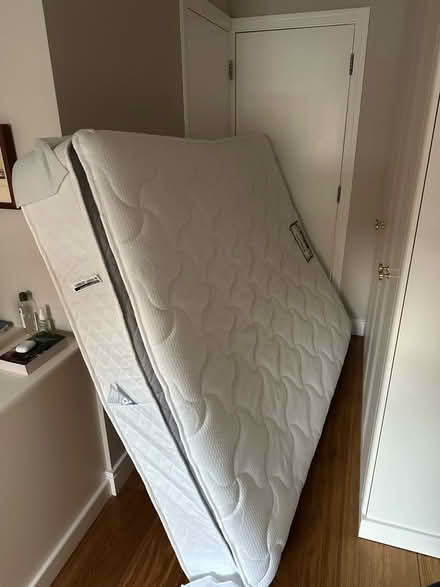 Photo of free King Mattress (Near Brand New) (Sw114da) #1
