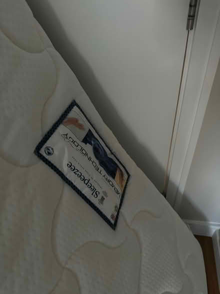 Photo of free King Mattress (Near Brand New) (Sw114da) #3