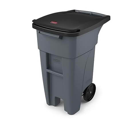 Photo of trash Bin (queens) #1