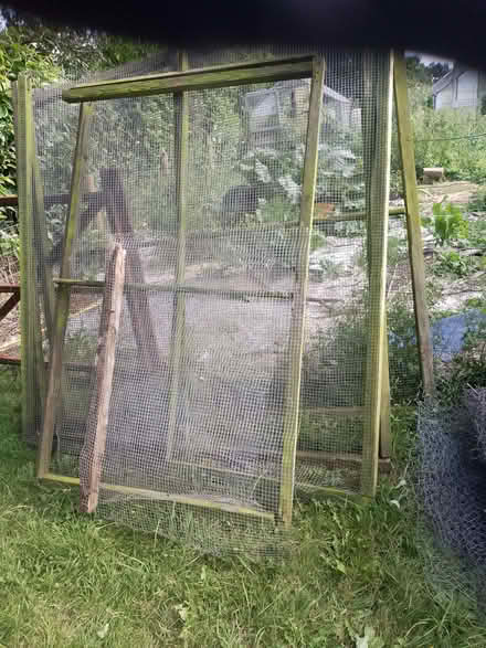 Photo of free square wire mesh frame sections (Ley Hill GC HP5) #2