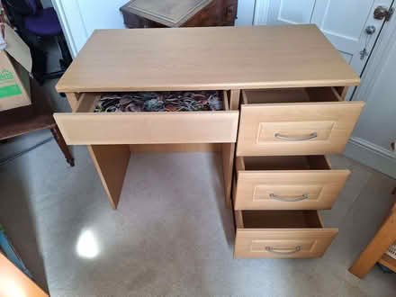 Photo of free Office Desk (South Croydon CR2) #2