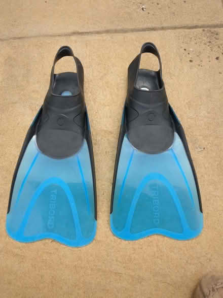 Photo of free Kids swim fins 1.5-2.5 size (WGC, knightsfield) #1