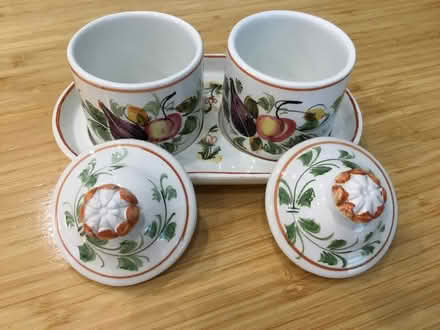 Photo of free Little pots with tray (Hintonburg) #2