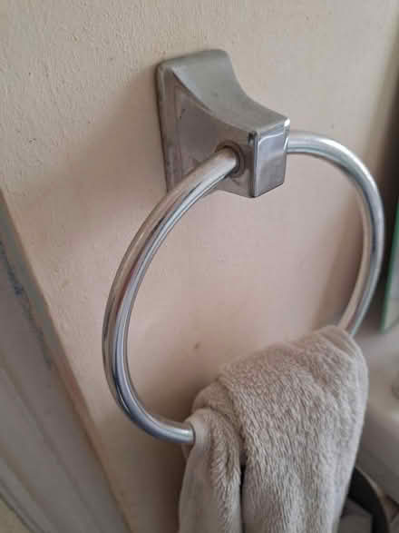 Photo of free WC, towel and toilet roll holders (Kite Area CB1) #2