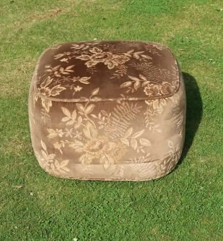 Photo of free Retro foot stool (Cm159ah) #1