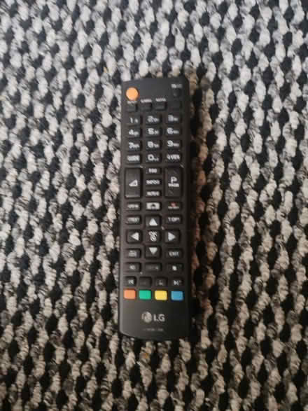 Photo of free LG 43 Smart TV for spare or repair (Foleshill) #4