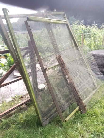 Photo of free square wire mesh frame sections (Ley Hill GC HP5) #1