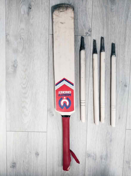 Photo of free Cricket set (Cheadle Hulme SK8) #1