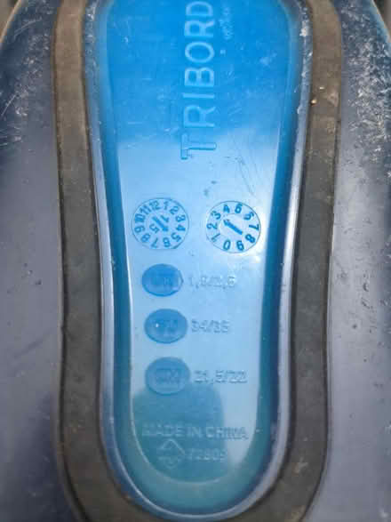 Photo of free Kids swim fins 1.5-2.5 size (WGC, knightsfield) #2