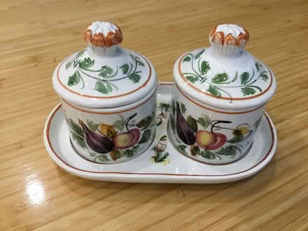 Photo of free Little pots with tray (Hintonburg) #1