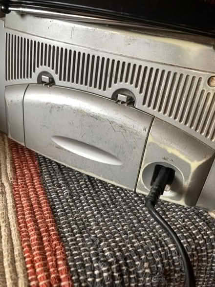 Photo of free Radio (Battersea SW11) #3