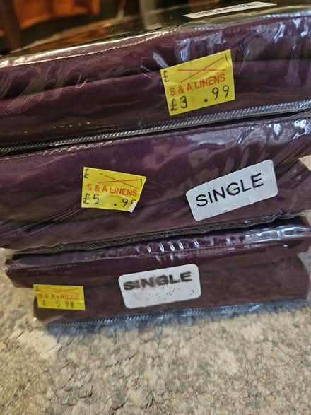 Photo of free Single bed sheets + pillow cases (Kingswood BS15) #2