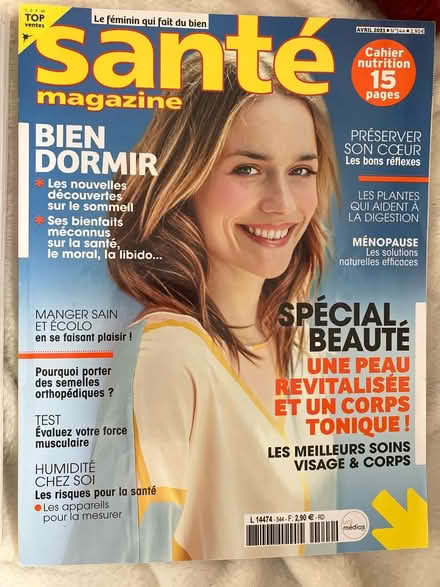 Photo of free 2 FRENCH magazines (SW8 Wandsworth Road) #1