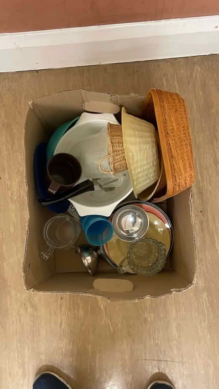 Photo of free Various plates & kitchen stuff (Maidenhead SL6) #3