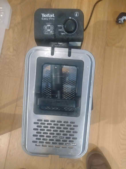 Photo of free Deep fat fryer (Cefnsuran Farm LD7) #2