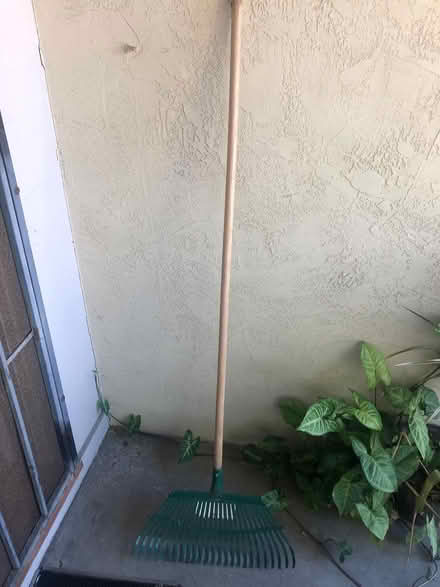 Photo of free Metal Rake (CV: Redwood & Seven Hills area) #2