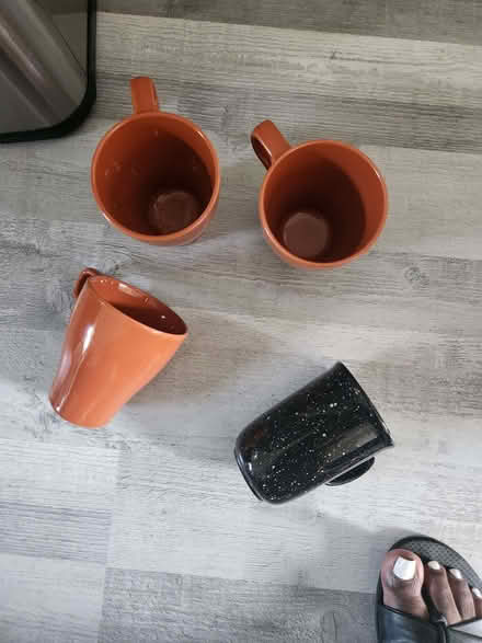 Photo of free Plates and cups (E8) #2