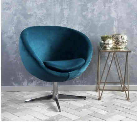 Photo of free Teal velvet swivel chair (Jersey City (Paulus Hook)) #2