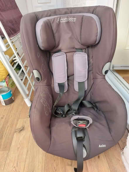 Photo of free Maxi Cossi swivel car seat (Whitehawk BN2) #1