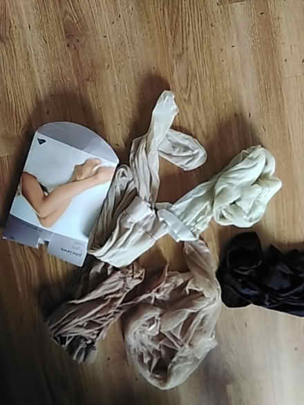 Photo of free 5 pairs of tights 1x stockings (Near Turnpike Lane) #1