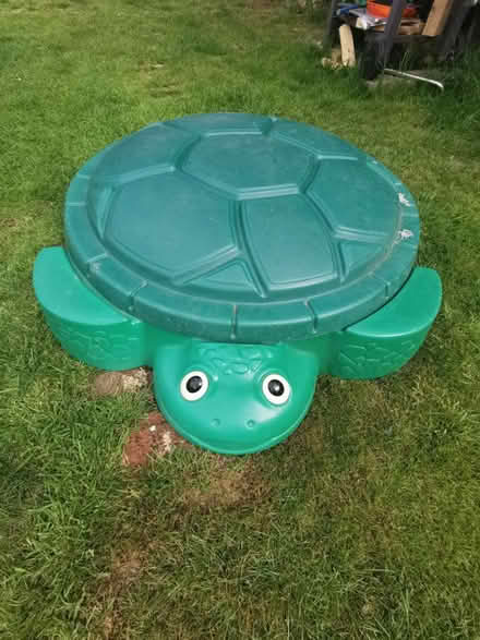 Photo of free Turtle Sandbox + Lid (EN7 Goffs oak) #1