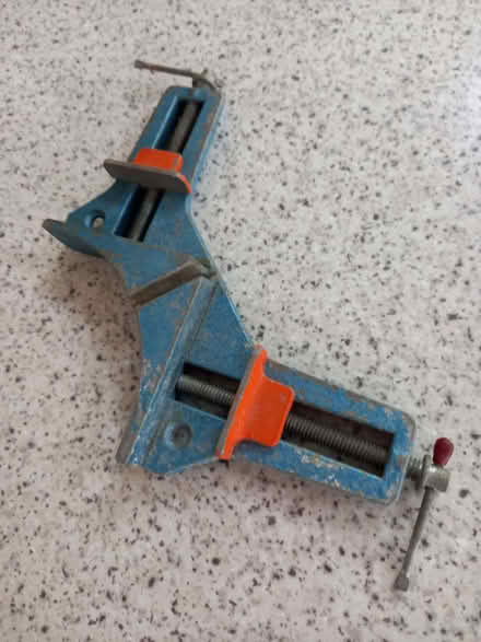 Photo of free corner vice (Crosspool S10) #1