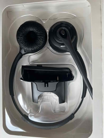 Photo of free Wireless Headset (Erin Mills Parkway/ Britannia) #1