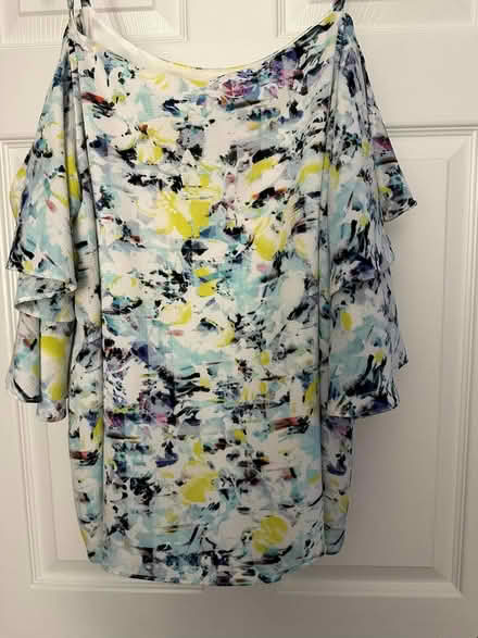 Photo of free women’s sz M tops sweaters capris (Delaplane Manor, Newark) #1