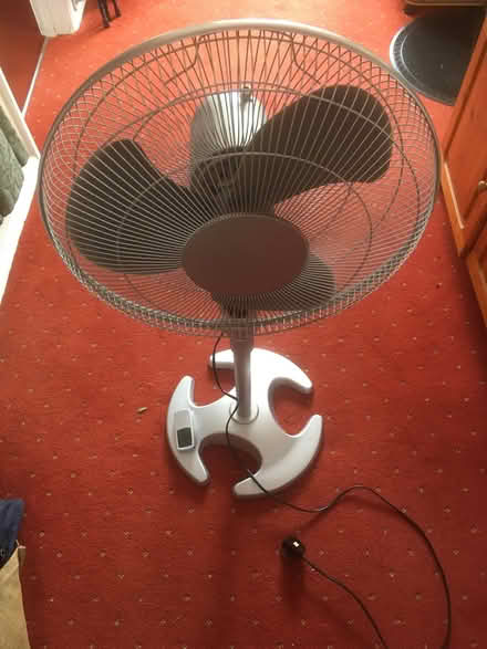 Photo of free 40cm pedestal fan (Digswell AL6) #1