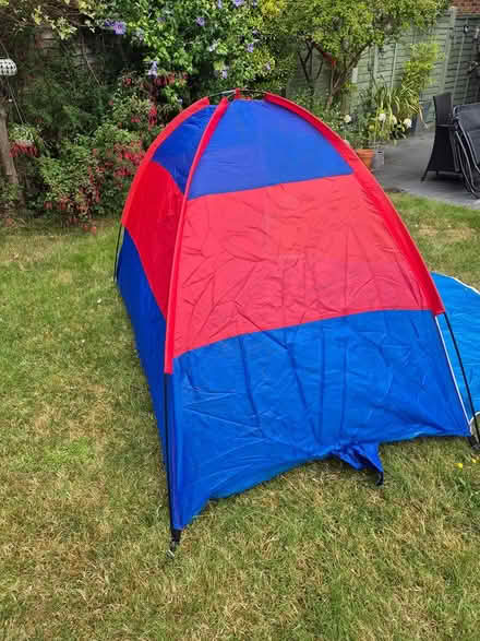 Photo of free Play / Beach tent (Walton on Thames) #1