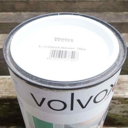 Photo of free White, gloss paint. Volvox brand. (Levenshulme M12) #4