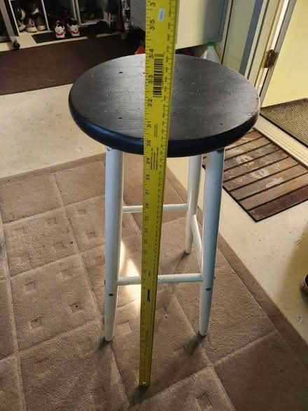 Photo of free Stool- great shape (Hazlet, NJ) #1