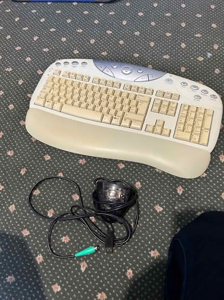 Photo of free Logitech Wireless keyboard (Morley LS27) #2