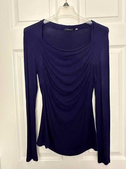 Photo of free women’s sz M tops sweaters capris (Delaplane Manor, Newark) #4