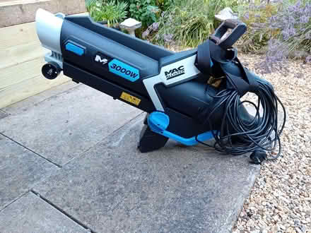 Photo of free Garden vac/blower (Goldington MK41) #1
