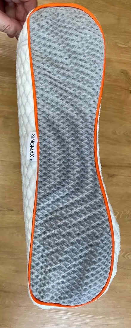 Photo of free Pillow (CR2) #3