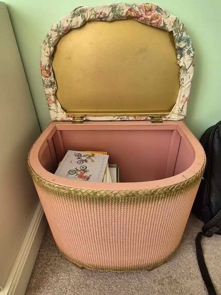 Photo of free Lloyd Loom small chest (CH48) #2