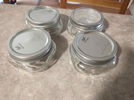 Photo of free Small mason jars (Meriden off Curtis st) #1