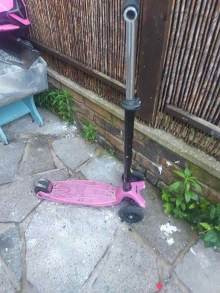 Photo of free Electric car and scooter pink (EN3) #2