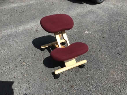 Photo of free Kneeling chair (Stanley DE7) #3