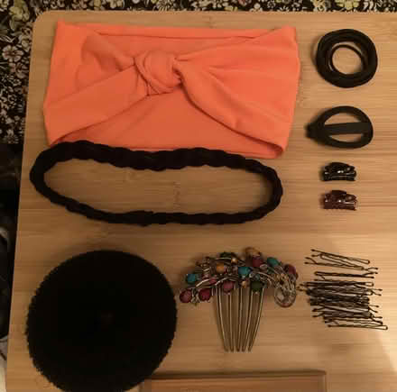 Photo of free Hair accessories (Suitland)