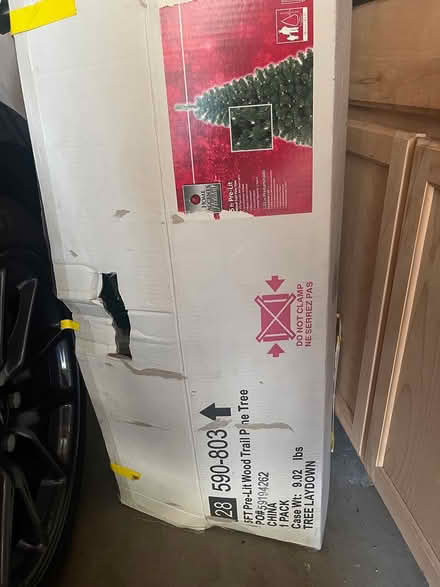 Photo of free Pre Lit Artificial Tree (Long Beach-Bixby Knolls Area) #2