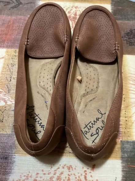 Photo of free Size 7 ladies pair of shoes (Yonge and Sheppard) #1