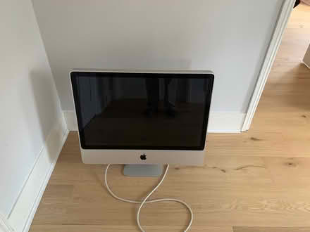 Photo of free Apple iMac - about 2009 (Kew TW9) #1