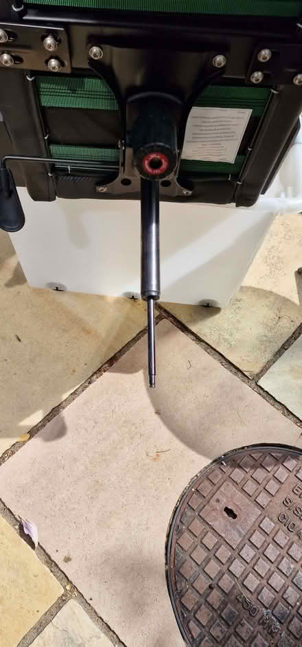 Photo of free Gaming chair - given as-seen in photos - repairable (Freezywater EN3) #4