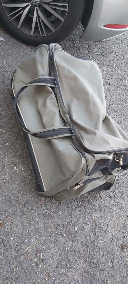 Photo of free Large canvas holdall. (Fairfield Park) #1