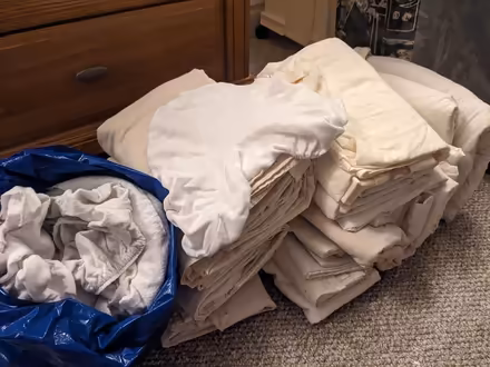 Photo of free flat single bedsheets and covers (Don Mills and Steeles) #1