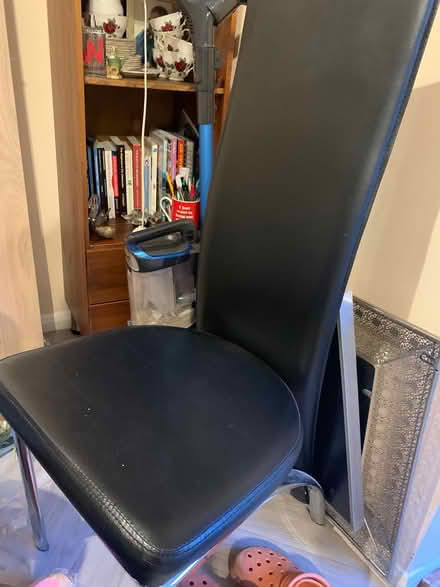 Photo of free 4x dining chairs (SG5) #4